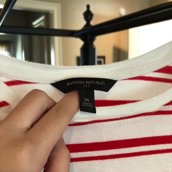 Red and white 3/4 sleeve top - Picture 3 of 4